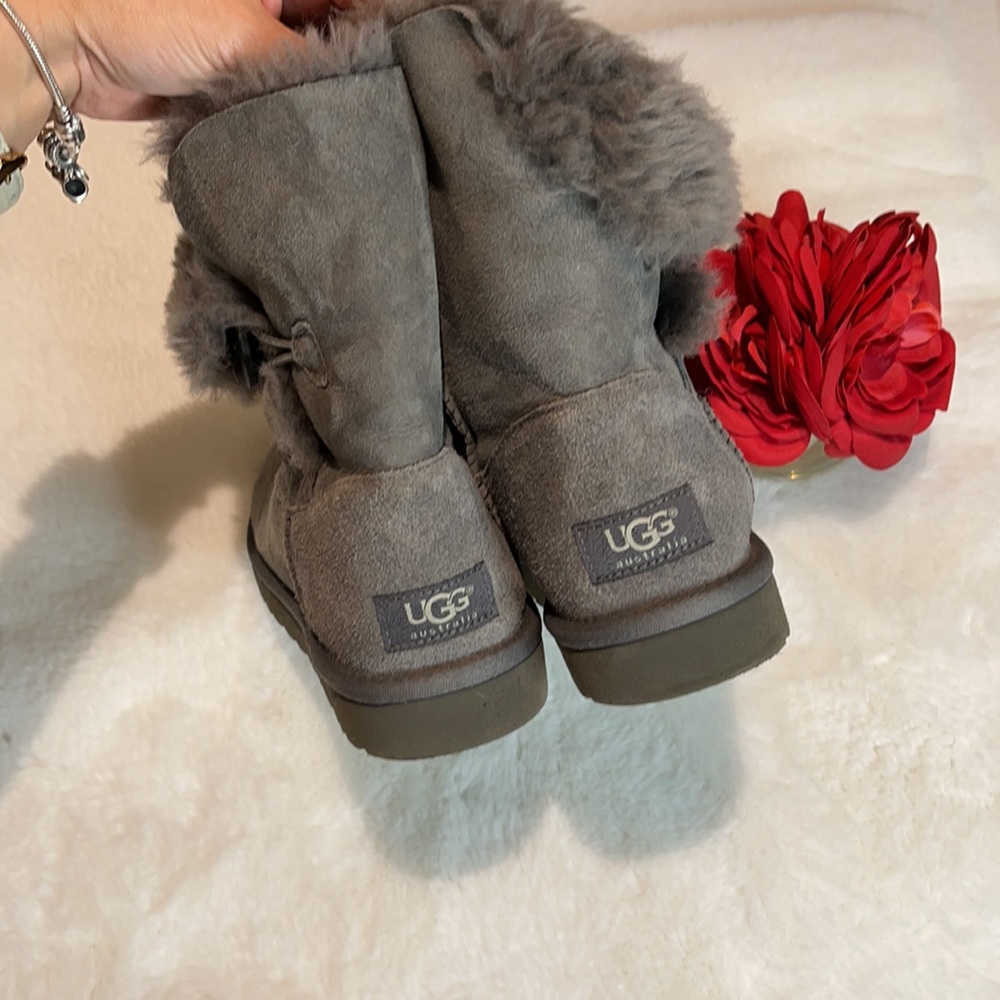 Ugg Classic Bailey Button Gray Short Boot. #48 - image 4